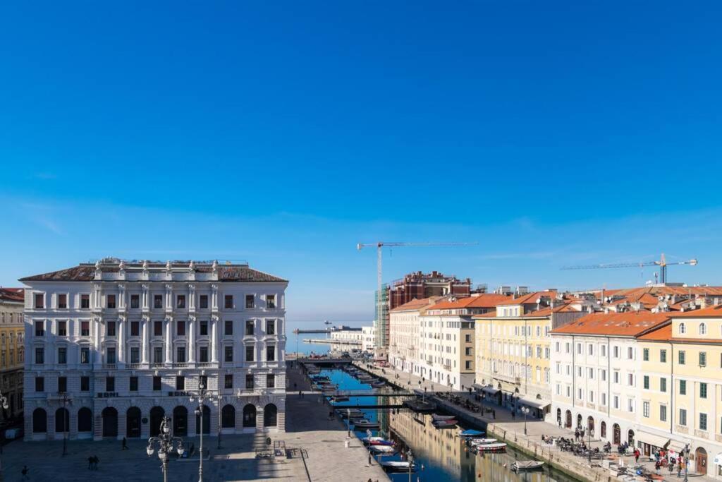 Appartamento 6 Ponterosso - Luxury Attic Trieste Esterno foto