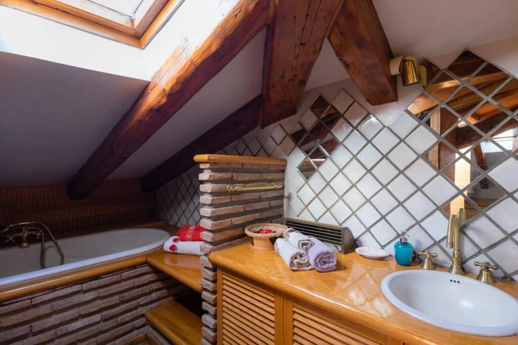 Appartamento 6 Ponterosso - Luxury Attic Trieste Esterno foto