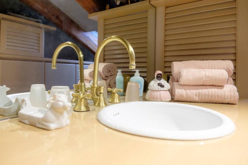 Appartamento 6 Ponterosso - Luxury Attic Trieste Esterno foto