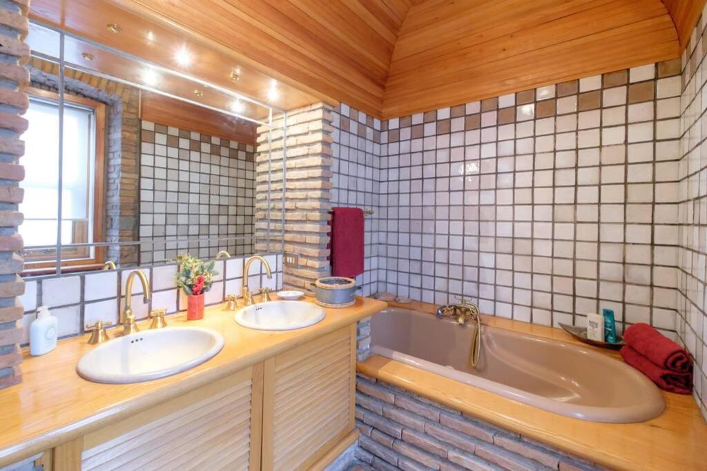 Appartamento 6 Ponterosso - Luxury Attic Trieste Esterno foto